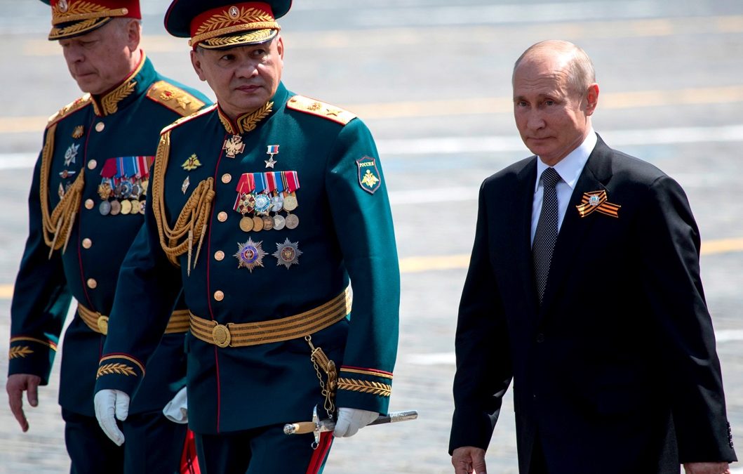 Орус силовиктери Путинге нааразы: Президентке кол салуу мүмкүнбү?￼